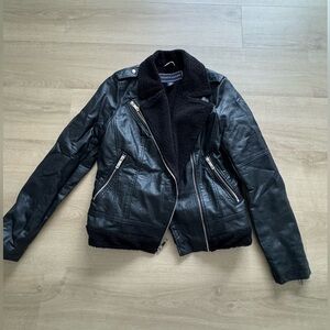 Tommy Hilfiger Black Faux Leather Sherpa Trim Moto Jacket (Size Small)